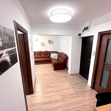 Cristal Boutique 1 - Confort, Spatios, Linistit, Zona De Interes